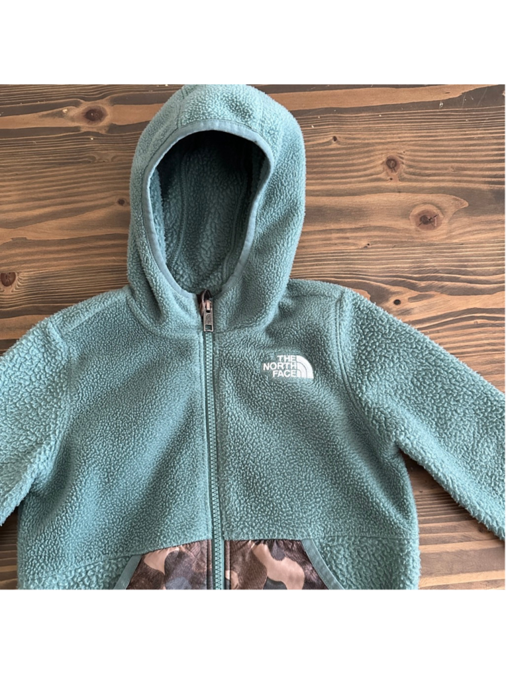 The North Face Boys Fleece Jacket 4T Green Camo Hooded Full Zip - Picture 3 of 10